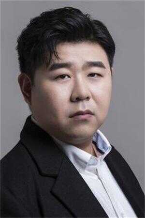 Enshang Liu