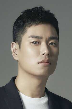 Lee Kyo-Yeob